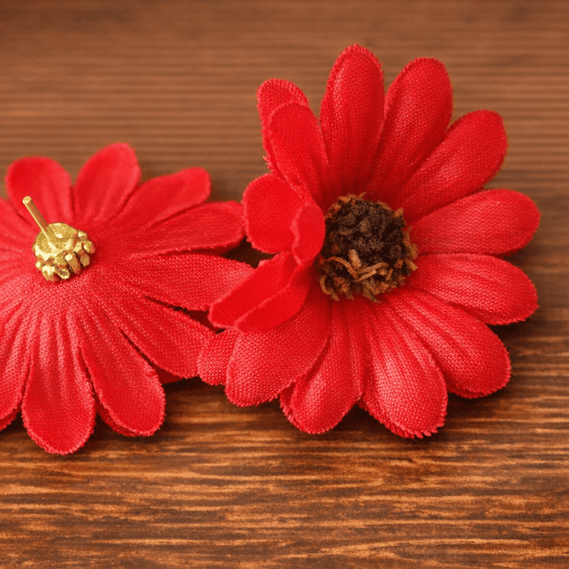 Daisy Floral Earring view 2